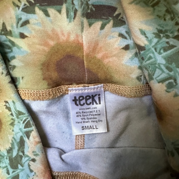 Teeki Sunflower Bell Bottom Flare Leggings Small - Picture 4 of 4